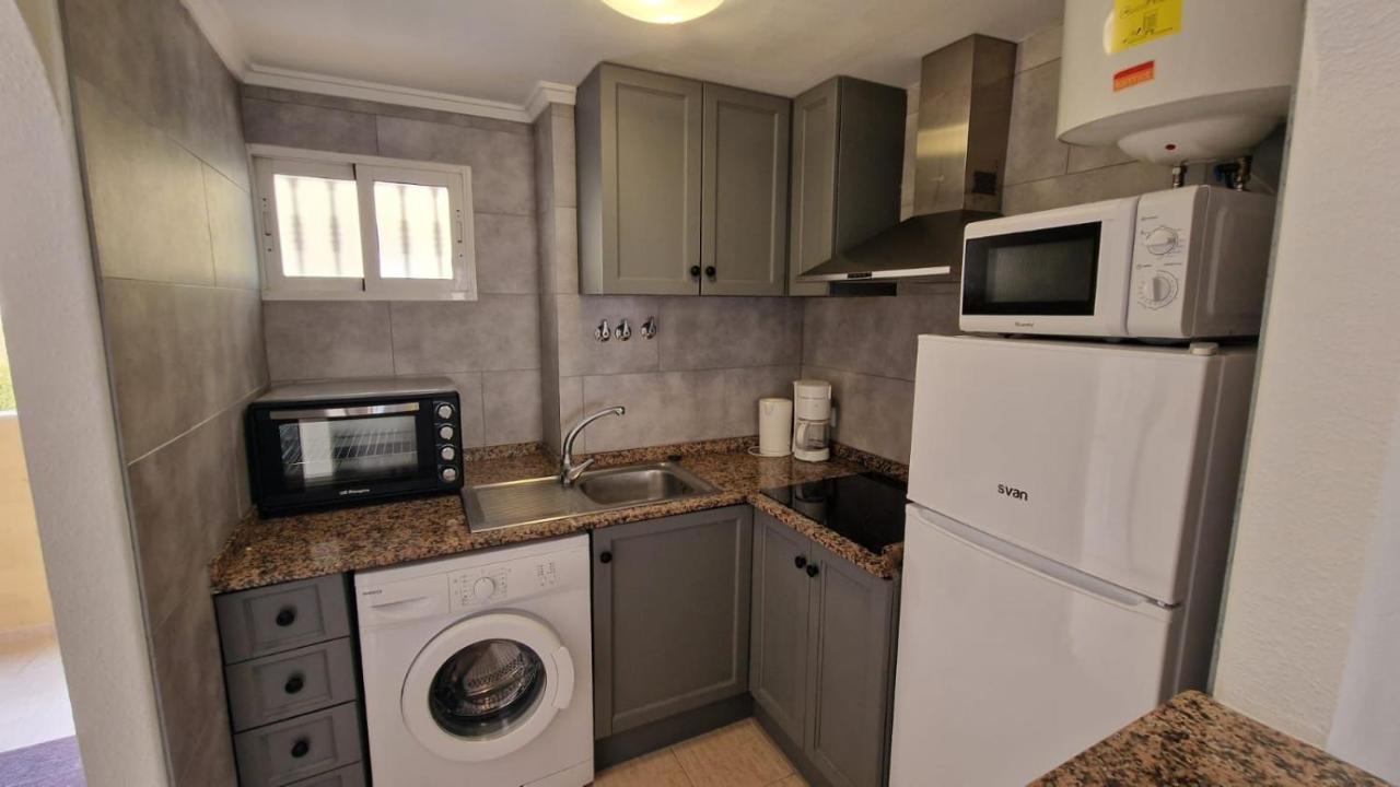 Lovely One Bedroom Unit With Balcony And Pool Appartement *